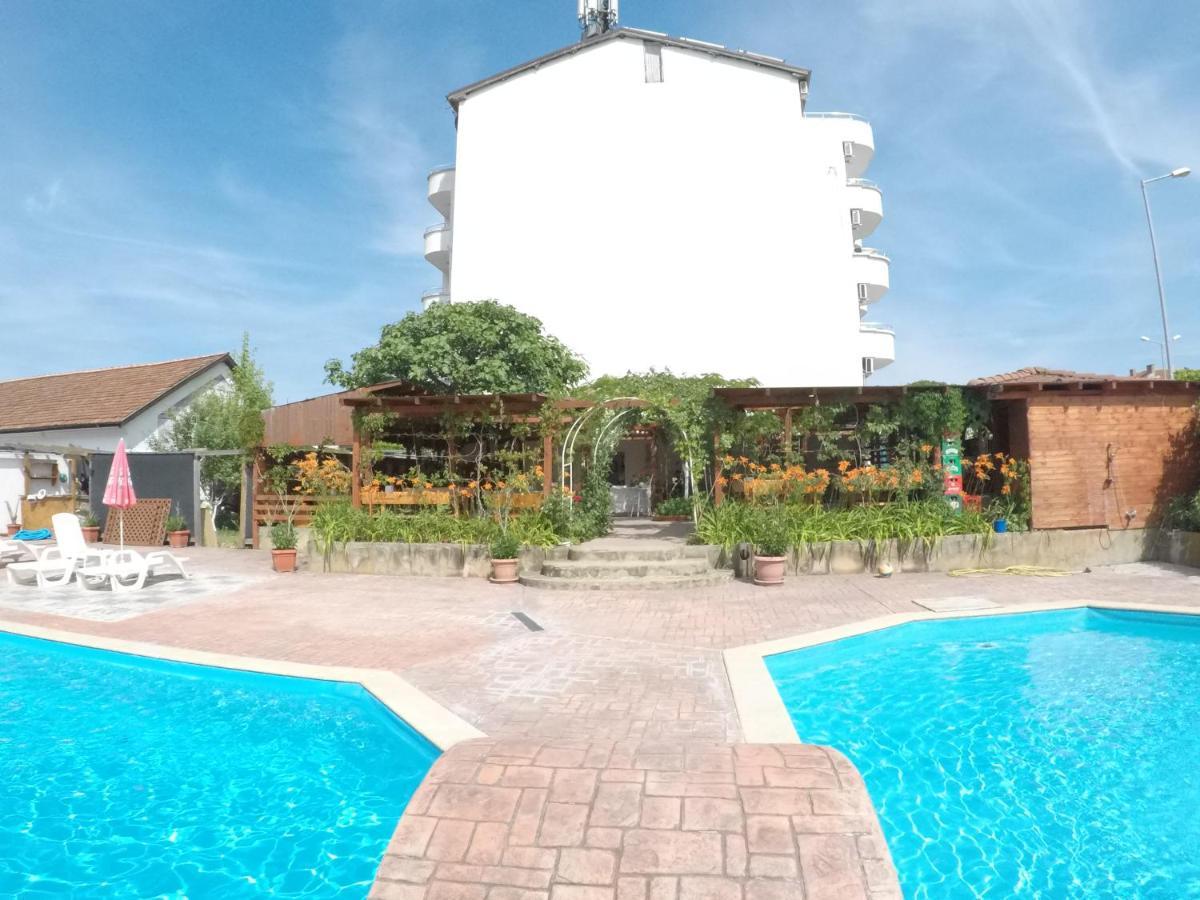 Alba Family Club Hotel Приморско Екстериор снимка